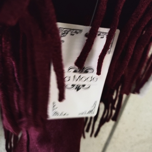 La Mode Poncho Faux Fur Tassel Trimming Boho Chic Burgundy One Size Fits Most - Picture 9 of 9